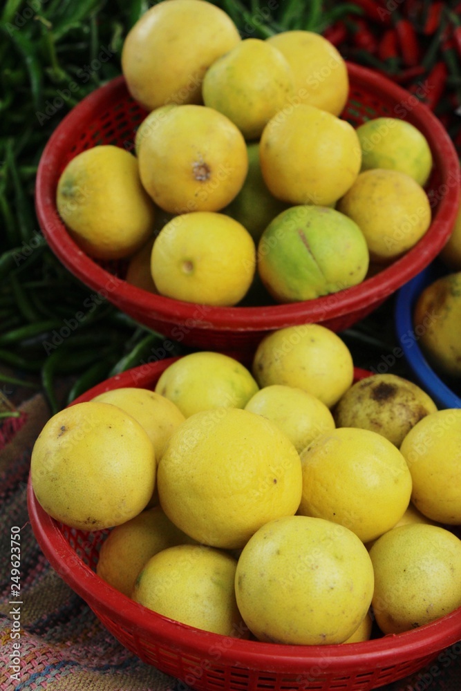Fresh lemon for cooking at street food