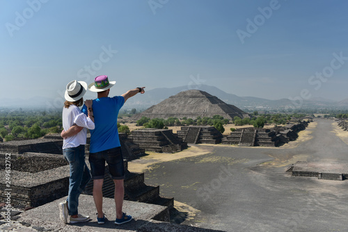 Couple overlooking Pyramid of Sun in Teotihuacan