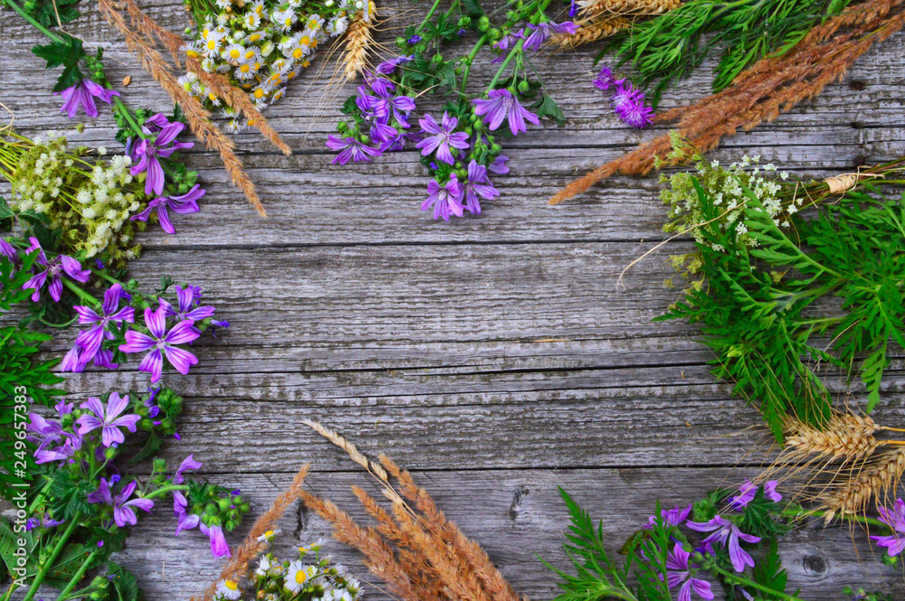 Fototapeta wooden, background, decoration, board, space, summer, beautiful, spring, bouquet, floral, blossom, rustic, pink, wood, nature, beauty, white, flower, love, bloom, bunch, colorful, vintage, green, colo