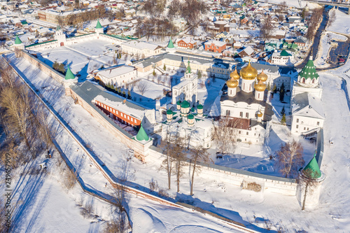 Tableau sur toile Scenic aerial view of famous Ipatievsky (Hypatian) Monastery in ancient touristic town Kostroma in Russia