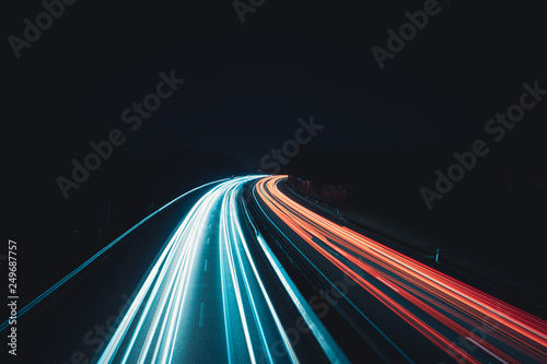 Daten-autobahn in der Nacht