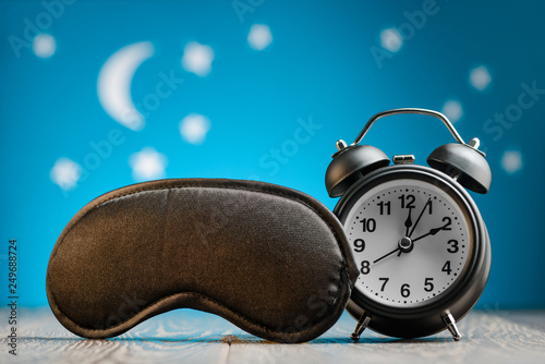 Quadro su tela Eye mask and alarm clock