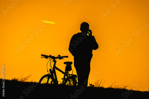 Mann und Fahrrad