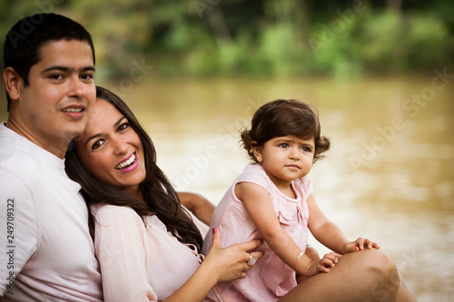 Família brincando juntos no parque