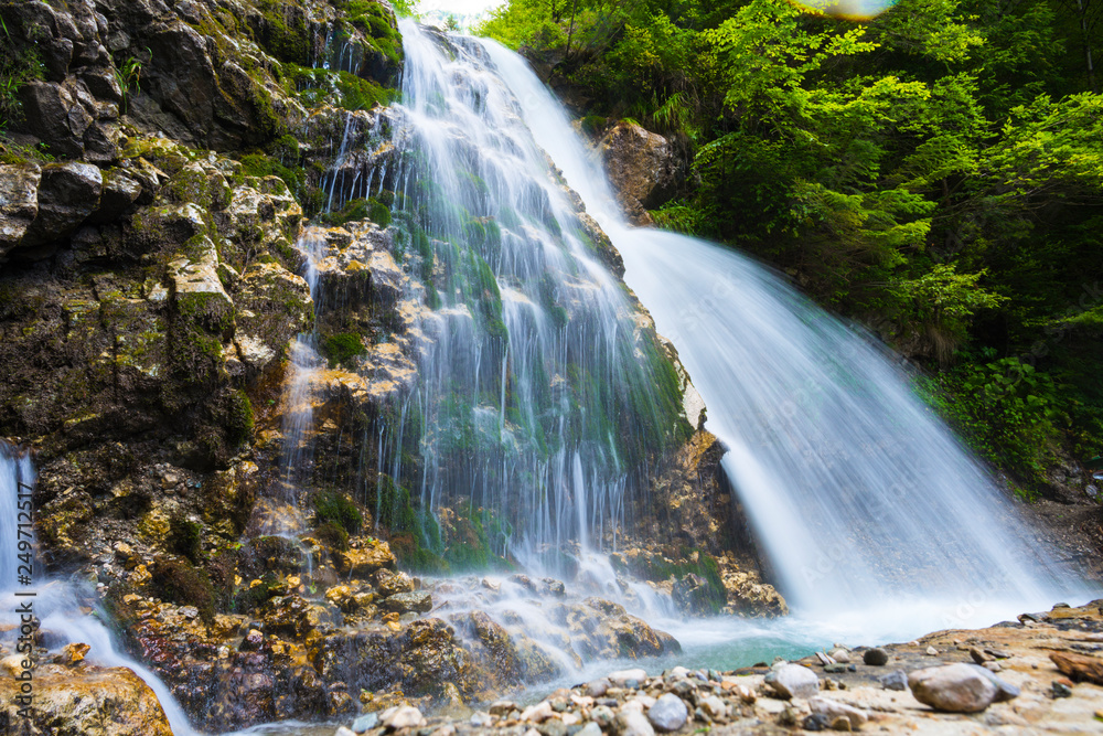 Fototapeta premium Wodospad Wild Howler, góry Bucegi, Rumunia