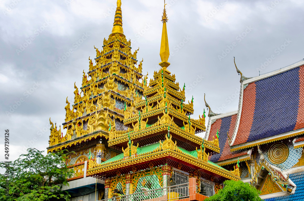 Fototapeta premium Gran Palace Wat Phra Kaew Temple in Bangkok, Thailand