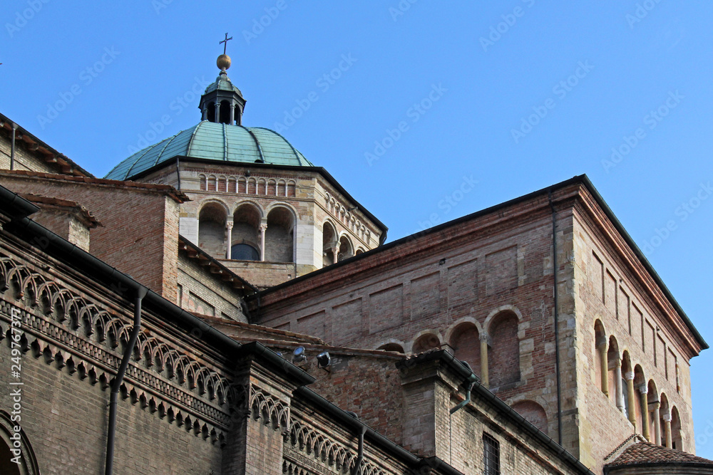 Duomo di Parma; esterno del tiburio e del transetto destro