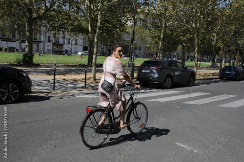 Cycling in Paris 