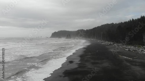 Rialto Beach and the Pacific Ocean in Washington's Olympic National Park