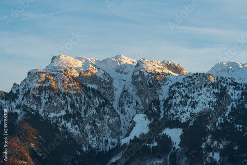 Untersberg mit Schnee bei Sonnenuntergang
