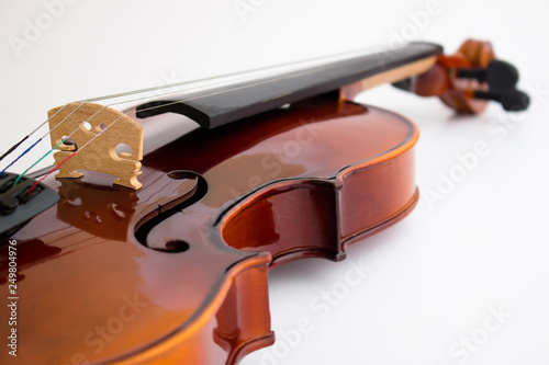Violin in white background with bow