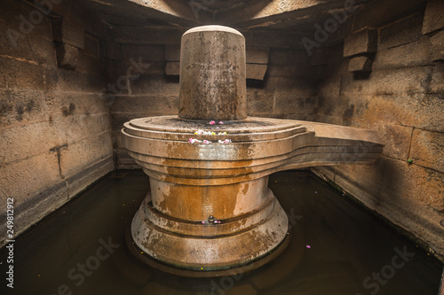 badavilinga temple in india hampi karnakata photo