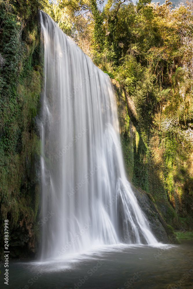 Fototapeta premium La Caprichosa waterfall, Monasterio de Piedra, Nuevalos, Zaragoza, Spain