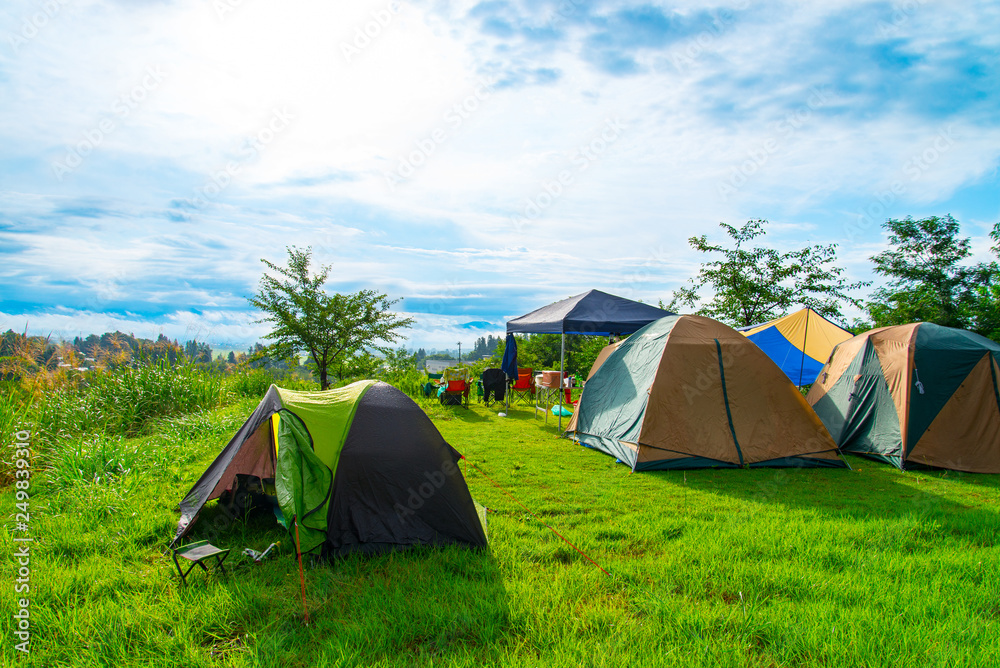 写真素材：キャンプ、テント、キャンプ場、レジャー