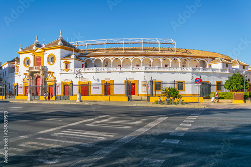 Plaza de Toros de la Real Maestranza, arena Corrida di Siviglia, Andalucia, Spagna photo