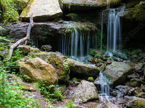 Wasserfall im Wald