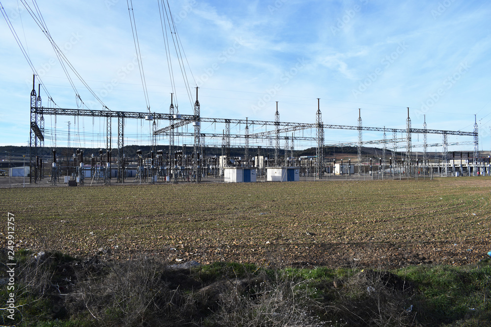 Obraz premium Estación eléctrica con cableado.