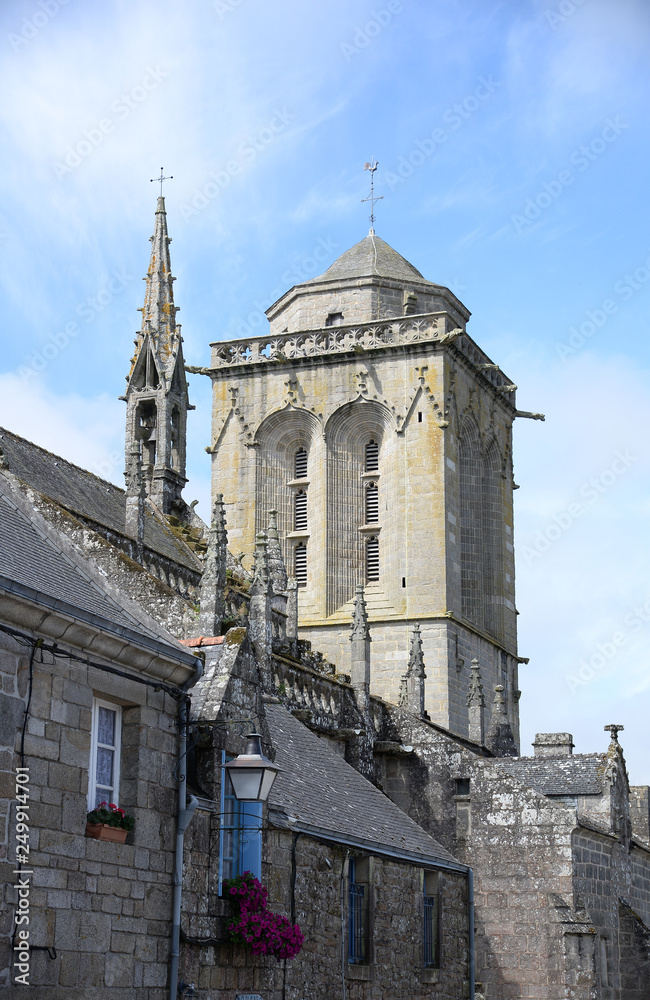 Kirche in Locronan, Bretagne