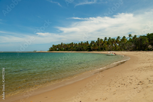 Fototapeta Naklejka Na Ścianę i Meble -  Praia Ilha de Boipeba