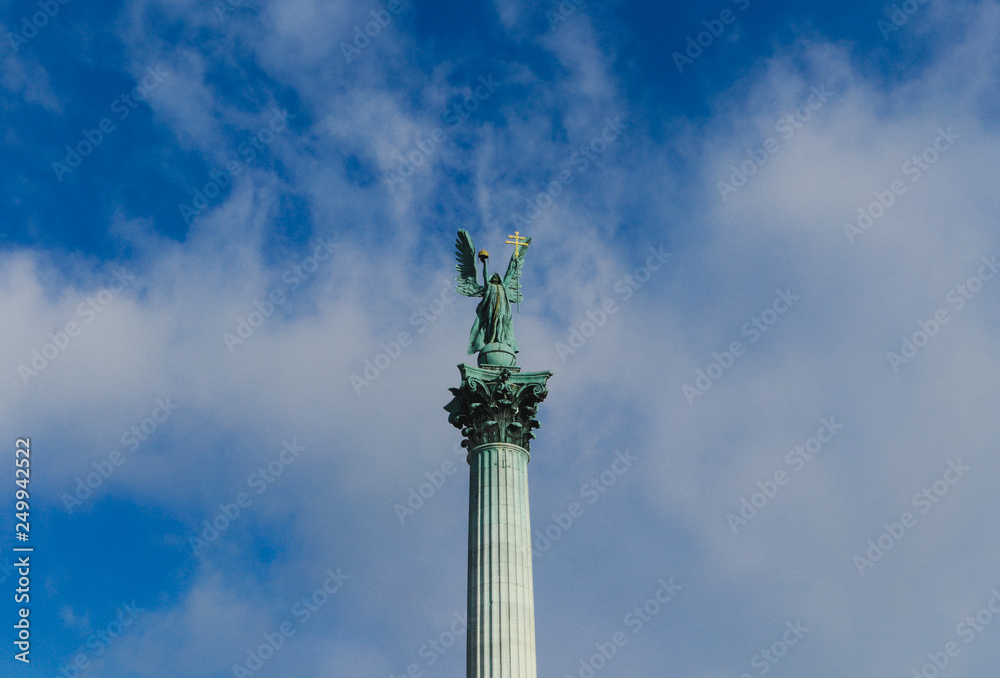 Fototapeta premium statue of Budapest
