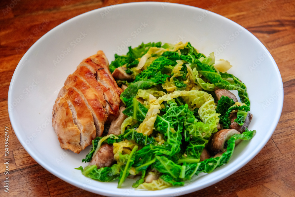 Chicken breast with Savoy cabbage and Mushroom