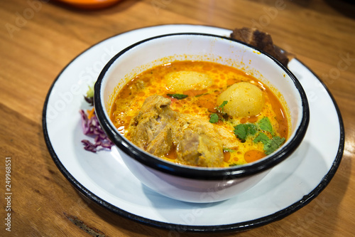 Chicken curry in the ball