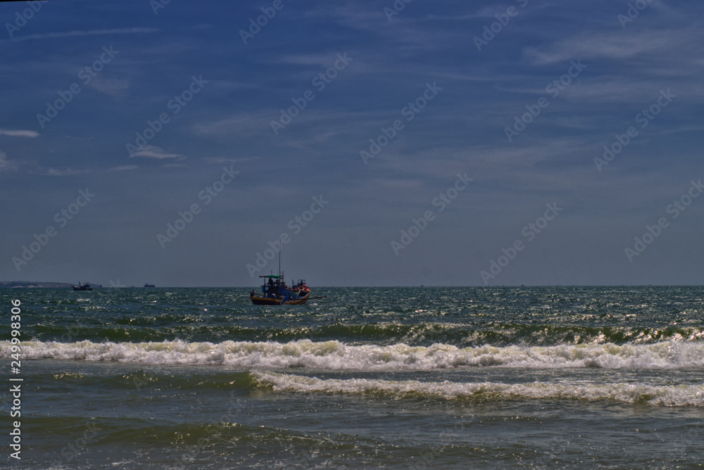 fishermen at work in the Gulf of Mui Ne