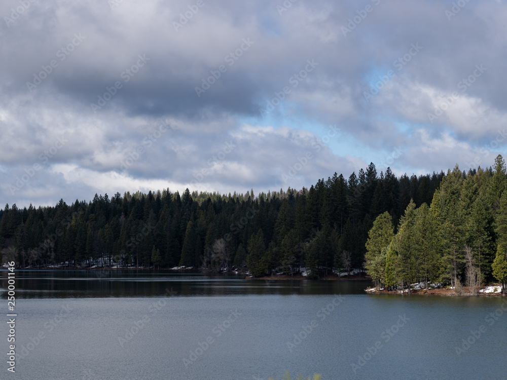 Fototapeta premium Paradise Lake in the Winter