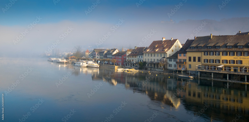 Nebelstimmung am frühen Morgen in Stein am Rhein