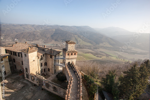 Castello di Vigoleno, in Emilia Romagna provincia di Piacenza,  con le mura e la cittadina photo