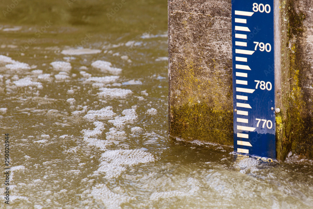 Foto water level pole