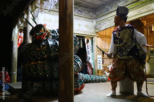 晩秋に舞われた豊前地方の夜神楽