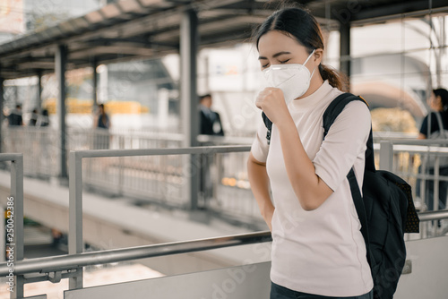 Woman wearing the N95 mask