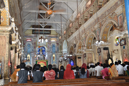 Fotografiet Messe à l'église Santa Cruz à Cochin, Inde du Sud