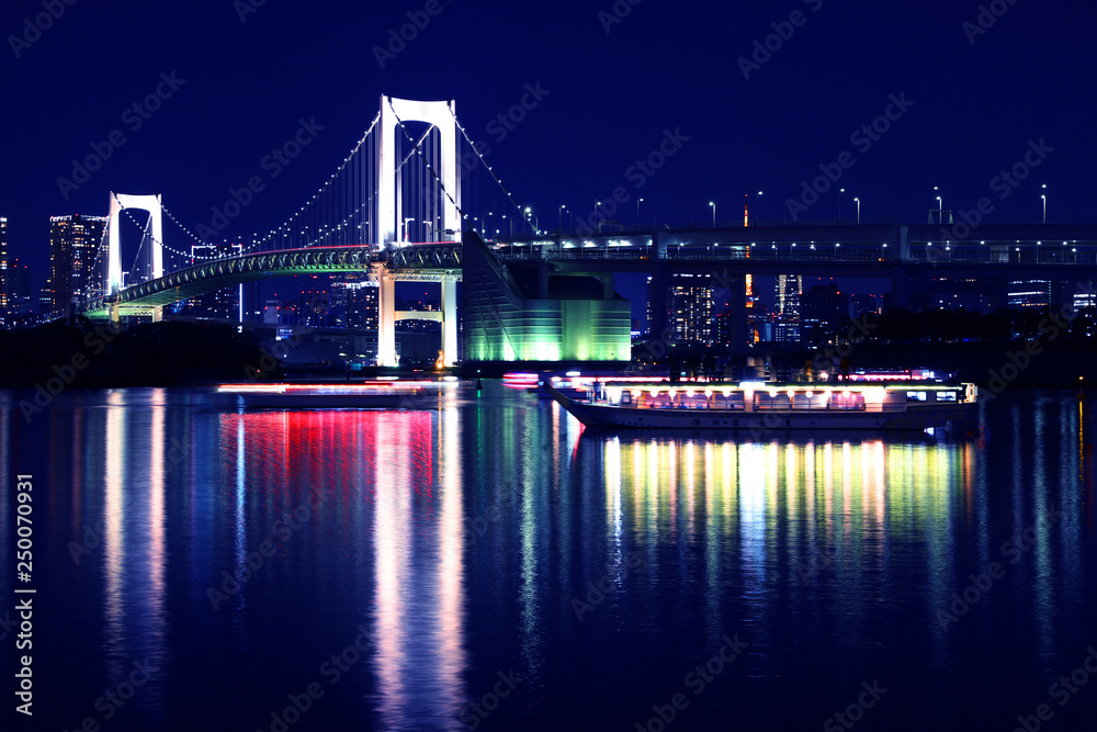 【東京の夜景】夜のレインボーブリッジ