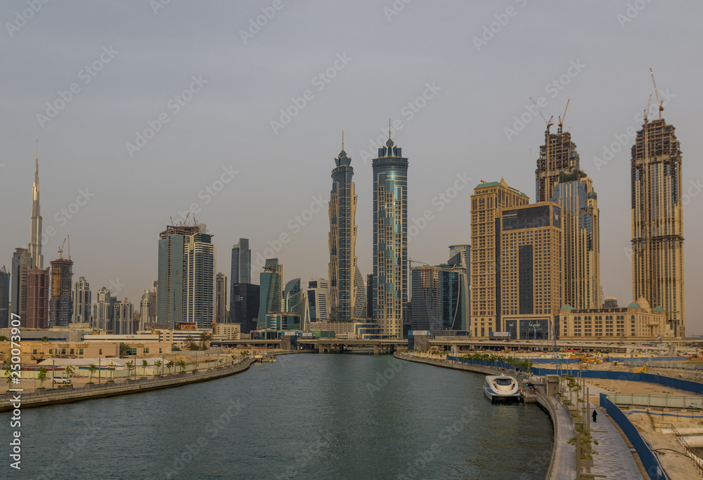 Obraz premium Dubai, United Arab Emirates - home of the tallest building in the world, the Burj Khalifa, Dubai offers a unique skyline and an immeasurable amount of skyscrapers