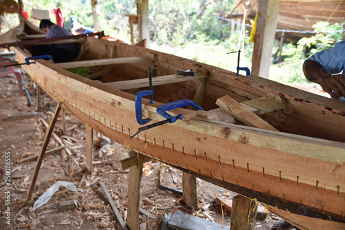 Fabrique de bateaux en bois au Kerla, Inde du Sud © JFBRUNEAU