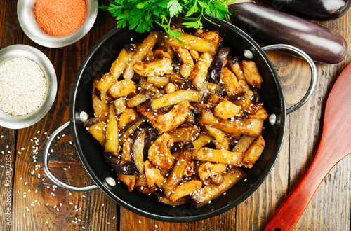 Chicken with eggplants