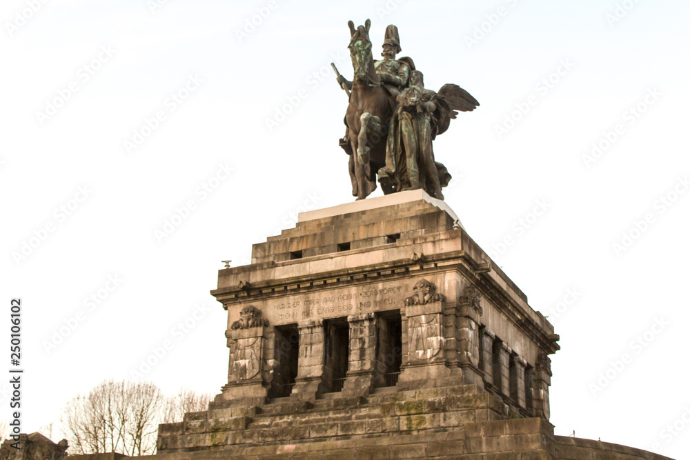 statue Koblenz deutsches Eck