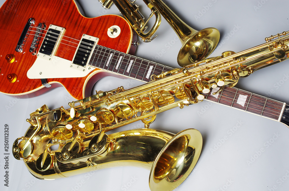 Obraz premium Saxophone, guitar, trumpet