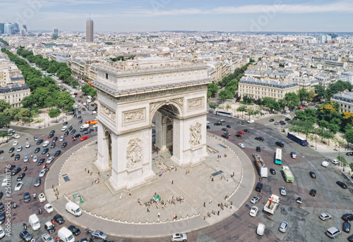 Fototapeta Naklejka Na Ścianę i Meble -  Paris Arc De Triomphe