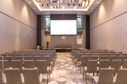 Many chairs in the seminar room