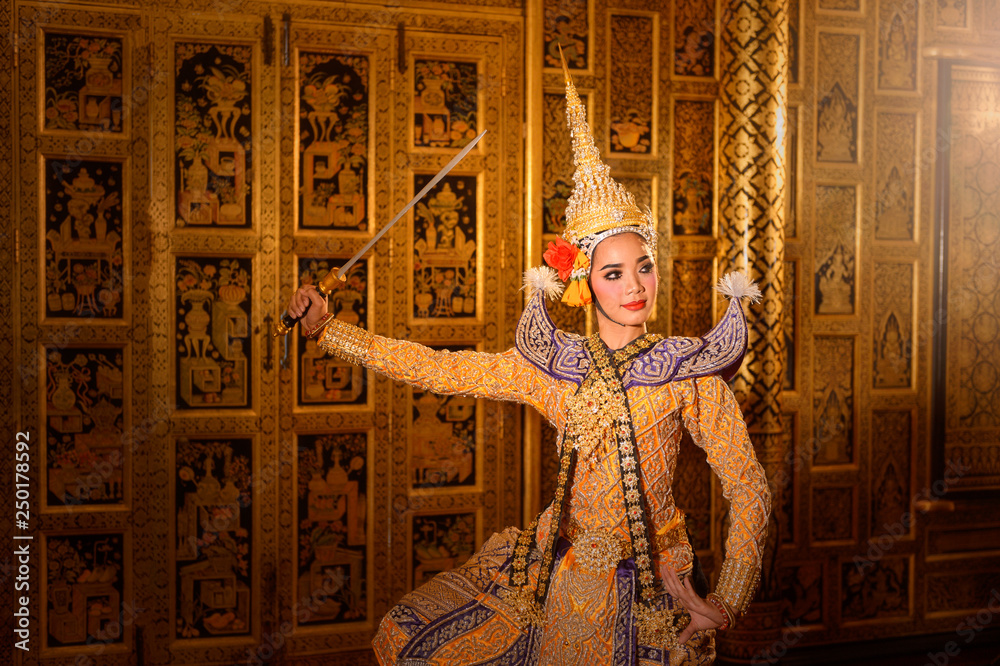 Obraz premium Art culture Thailand Dancing in masked khon Benjakaj and Hanuman in literature amayana,thailand culture Khon.