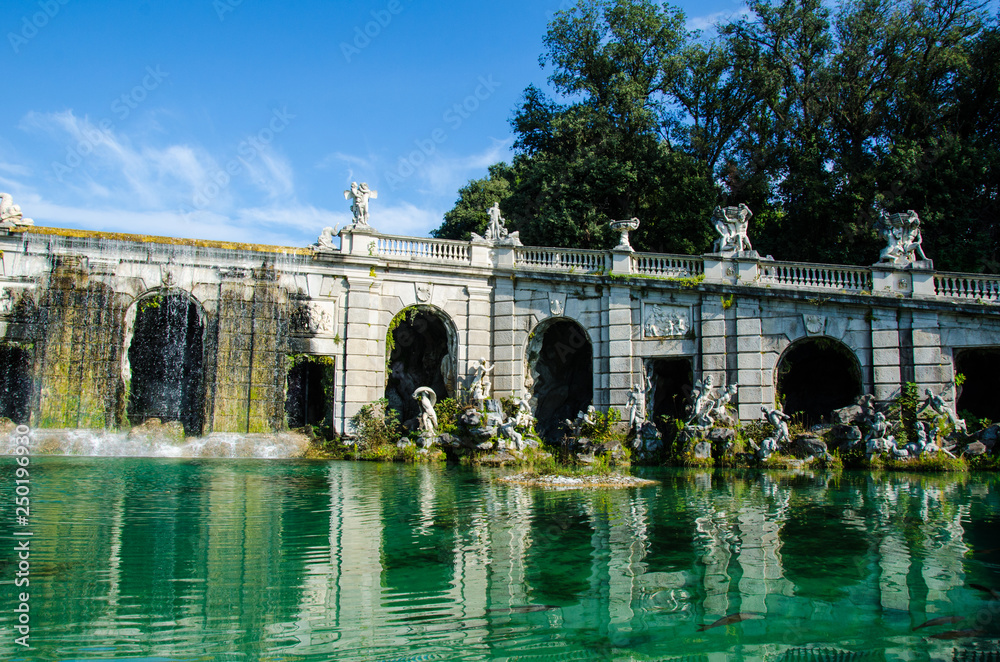 Reggia Di Caserta Fontana Di Eolo Foto De Stock Adobe Stock