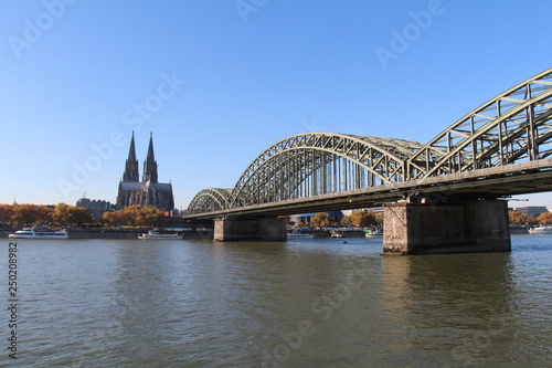 Dom mit Hohenzollernbrücke © Jogerken