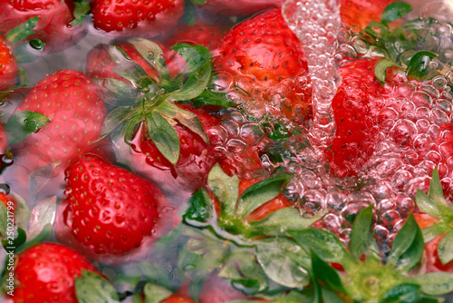 strawberries in the water, washing strawberries