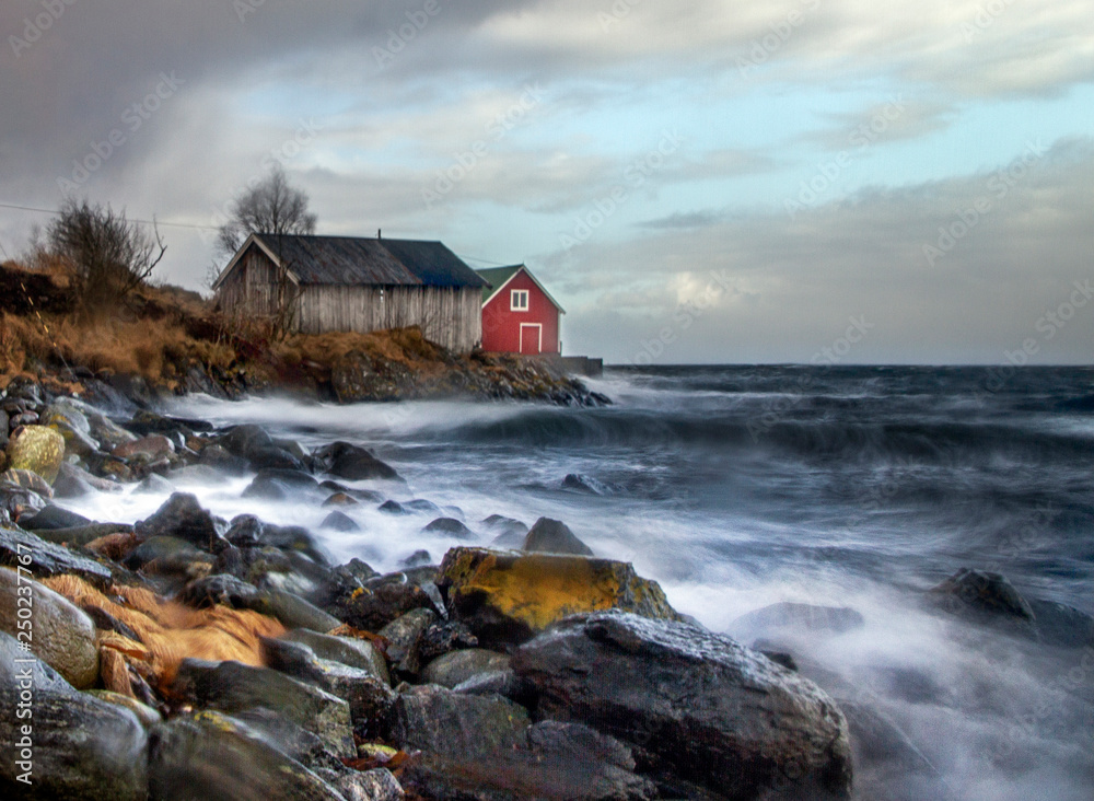 Fototapeta premium Norwegian coastline / Longexposure