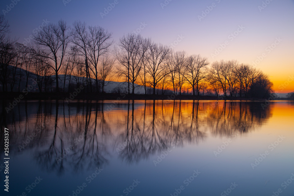 Obraz premium Dusk on the Berounka river, Czech Republic.