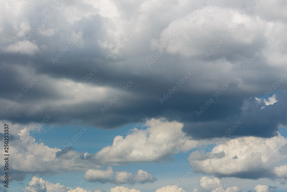 Obraz premium Blue sky with white clouds background