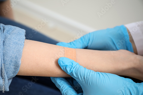 Medical professional applyi...